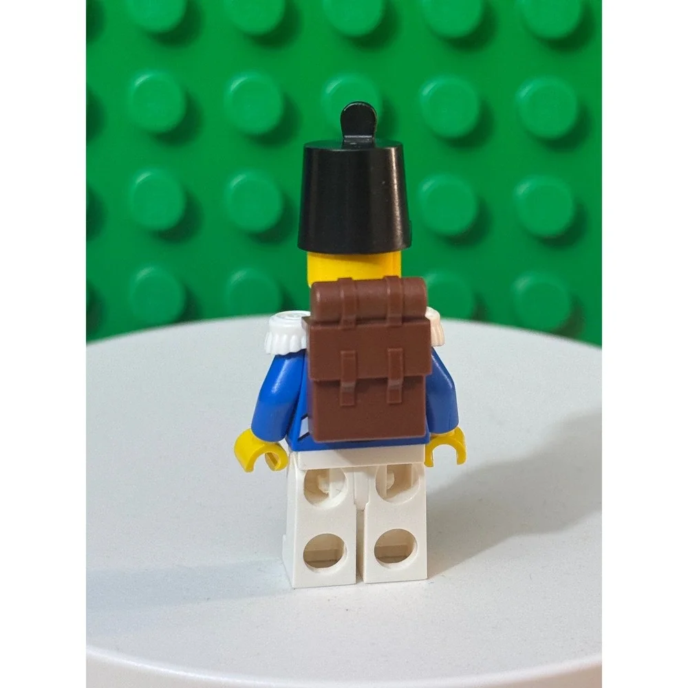 LEGO Pirates Imperial Soldier Minifigure Blue Coat Brown Backpack Shako Hat